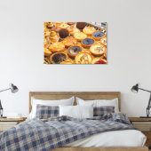 Franse gebakjes, Parijs, Frankrijk Canvas Afdruk (Insitu (Slaapkamer))