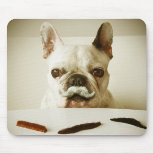 Franse hond met een snor muismat