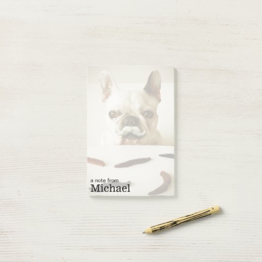 Franse hond met een snor post-it® notes (Op bureau)