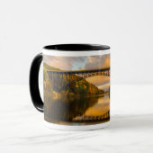 Franse King Bridge in Herfst Mok (Voorkant links)