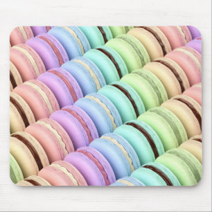 Franse macarons met verschillende kleuren en smake muismat