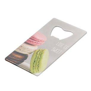 Franse macaroons in pastel- kleuren creditkaart flessenopener