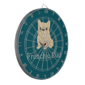 Franse papa, roomkleurige Franse buldog. Dartbord (Voorkant Links)
