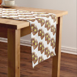 Franse Toast Brunch Breakfast Nook Diner Kitchen Korte Tafelloper<br><div class="desc">In het ontwerp is een originele markeerafbeelding van heerlijk challah fFrench toast in de stijl van diner (ook bekend als eizoenbrood) getopt met stroop, suiker in poedervorm en boterhammen. Een favoriete ontbijt. Dit franse toast foodie ontwerp is ook beschikbaar op andere producten. Zie je niet wat je zoekt? Hulp nodig...</div>