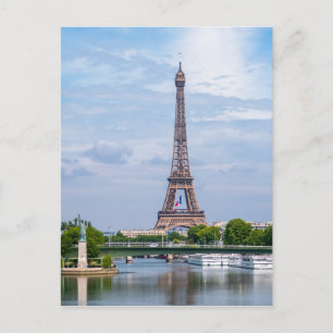 Franse vlag zwaait midden in Eiffeltoren Briefkaart