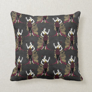 Franse  vrouw met wijn op zwart kussen