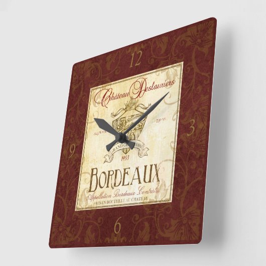  Franse wandklok met etiket op wijn (Hoek)