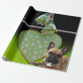 Französische Bulldogge Grünes Herz French Bulldog Cadeaupapier (Uitgerold)