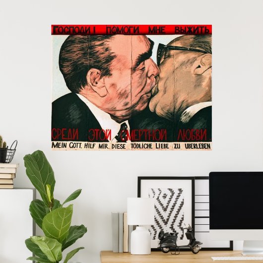 Fraternal Kiss Poster (Thuiskantoor)