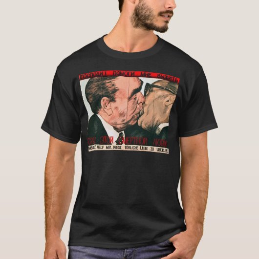 Fraternal Kiss T-shirt (Voorkant)