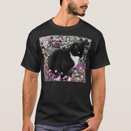 Freckles in Flowers II - Tuxedo Cat T-shirt (Voorkant)