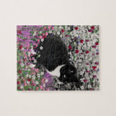 Freckles in Flowers II - Tuxedo Kitty Cat Legpuzzel (Horizontaal)