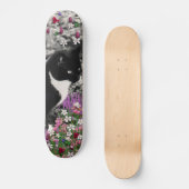 Freckles in Flowers II - Tuxedo Kitty Cat Persoonlijk Skateboard (Voorkant)