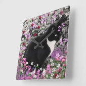 Freckles in Flowers II - Tuxedo Kitty Cat Vierkante Klok (Hoek)