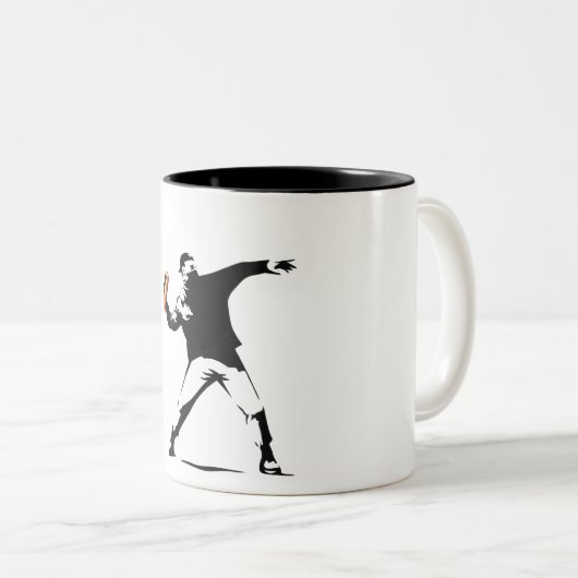 Free D.C. Sandwich Guy – Bold Street Art Protest D Tweekleurige Koffiemok (Voorkant rechts)