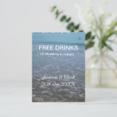 Free drinks save the date beach wedding add name briefkaart (Staand voorkant)