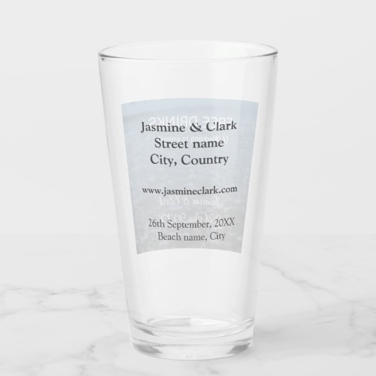 Free drinks save the date beach wedding add name  glas (Achterkant)