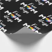 Free Ma Hugs II - Rainbow Gay Trans Pride Cadeaupapier (Hoek)