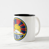 Free Tibet Round Grunge Tweekleurige Koffiemok (Voorkant rechts)