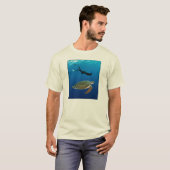 Freediver and Green Turtle - Organic. Wit (mannen) T-shirt (Voorkant volledig)