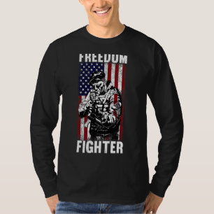 Freedom Fighter Amerikaanse veteraan VS vlag AR 15 T-shirt