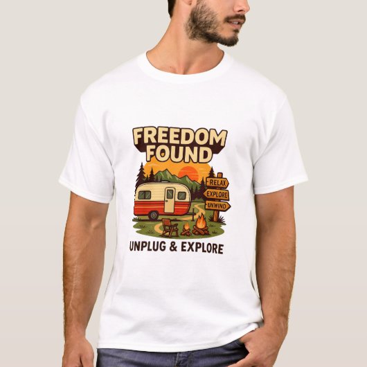 Freedom Found  Camper Adventure T-shirt (Voorkant)