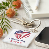 Freedom & Justice American Flag with Heart. Sleutelhanger (Voorkant Rechts)