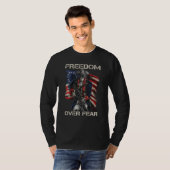 Freedom Over Fear 2nd Amendment Gun Owner Joke T-shirt (Voorkant volledig)