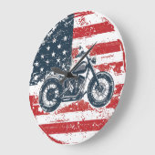 Freedom Ride: Retro Motorfiets en Amerikaanse Vlag Grote Klok (Hoek)