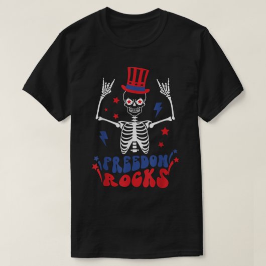 Freedom Rocks Skeleton American Flag Happy 4th of T-shirt (Design voorkant)