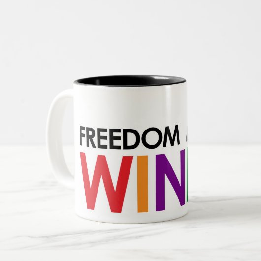 Freedom Winds Two-Tone Mok (Voorkant links)