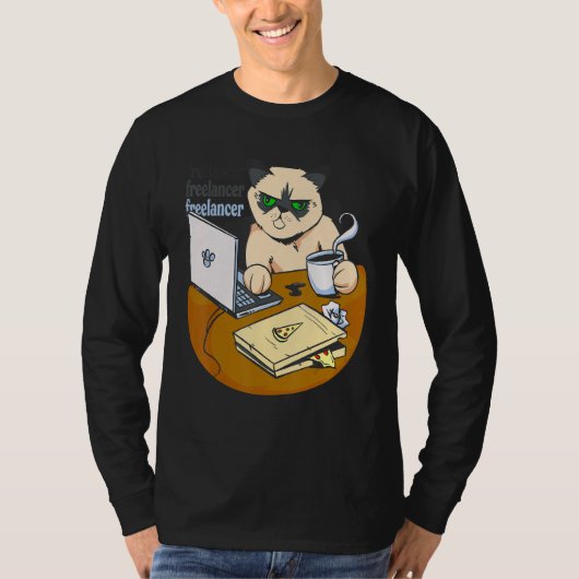 freelancer cat working from home pizza   coffee t-shirt (Voorkant)
