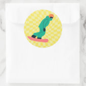 Freeride Snowboarder in groene Suit gecontroleerd Ronde Sticker (Tas)