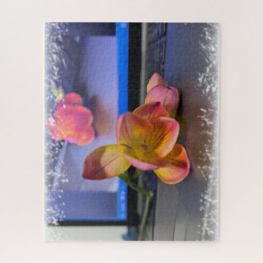 Freesia flower op het toetsenbord legpuzzel (Verticaal)