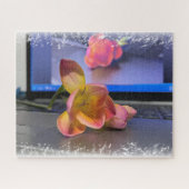 Freesia flower op het toetsenbord legpuzzel (Horizontaal)