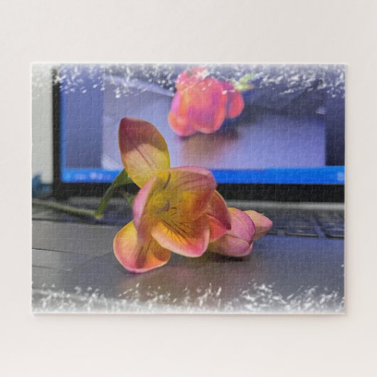 Freesia flower op het toetsenbord legpuzzel (Horizontaal)