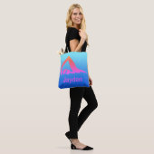 Freestyle zwemmer, roze op blauw, gepersonaliseerd tote bag (Op model)