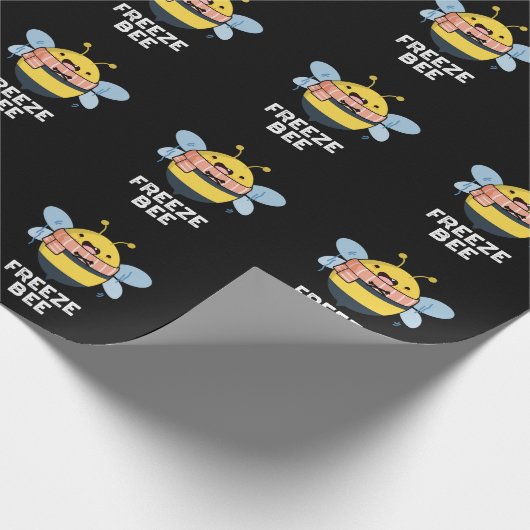 Freeze Bee Funny Insect Bug Dark BG Cadeaupapier (Hoek)