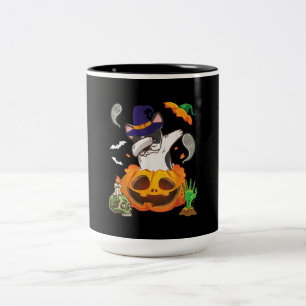 French Bulldog Dabbing To Open Pumpkin Halloween Tweekleurige Koffiemok