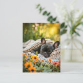 French Bulldog in Knitted Dog Attire Feestdagenkaart (Staand voorkant)