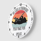 Frenchie ontspant klok met cijfers (Hoek)