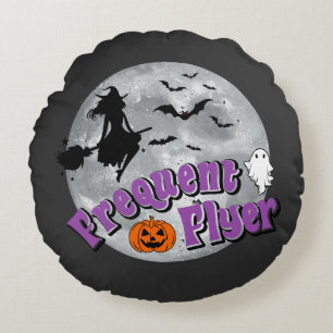 Frequent Flyer Halloween Heks Riding Broomstick Rond Kussen