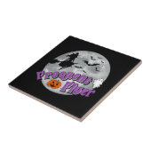 Frequent Flyer Halloween Heks Riding Broomstick Tegeltje (Zijkant)