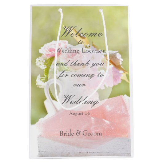 Fresh Spring Flower Bouquet Wedding Medium Cadeauzakje (Voorkant)