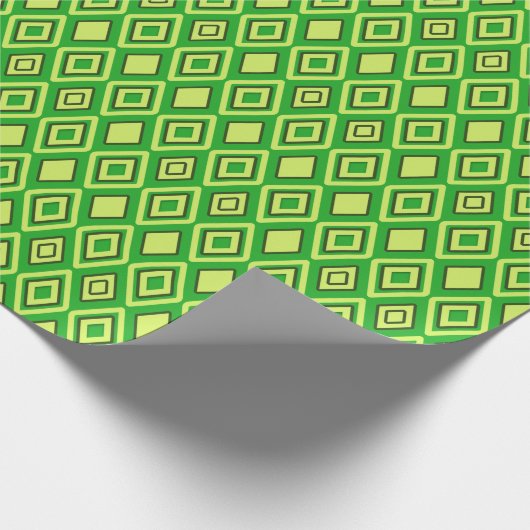 Fresh spring green modern diamond pattern cadeaupapier (Hoek)