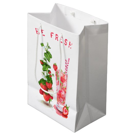 Fresh Strawberry Drink Gift Bag - Aangepaste tekst Medium Cadeauzakje (Voorkant Gekanteld)