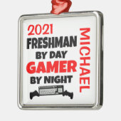 Freshman houdt van het spelen van VideoSpelen Aang Metalen Ornament (Links)