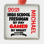 Freshman uit de middelbare school speelt videospel metalen ornament (Voorkant)
