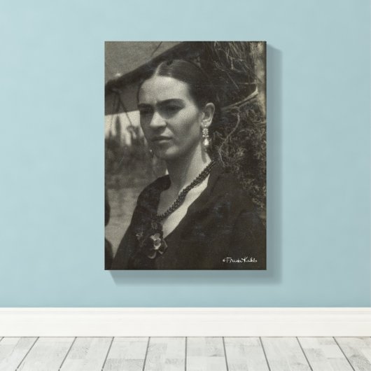Frida Kahlo in Black Canvas Afdruk (Insitu (Houten vloer))