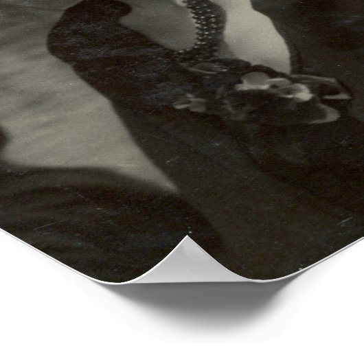 Frida Kahlo in Black Poster (Hoek)